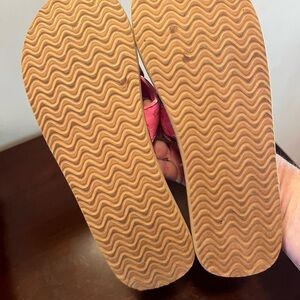 Realtree Women's Pink Open Toe Camo Criss Cross Slide Sandal Size 9/10 XL